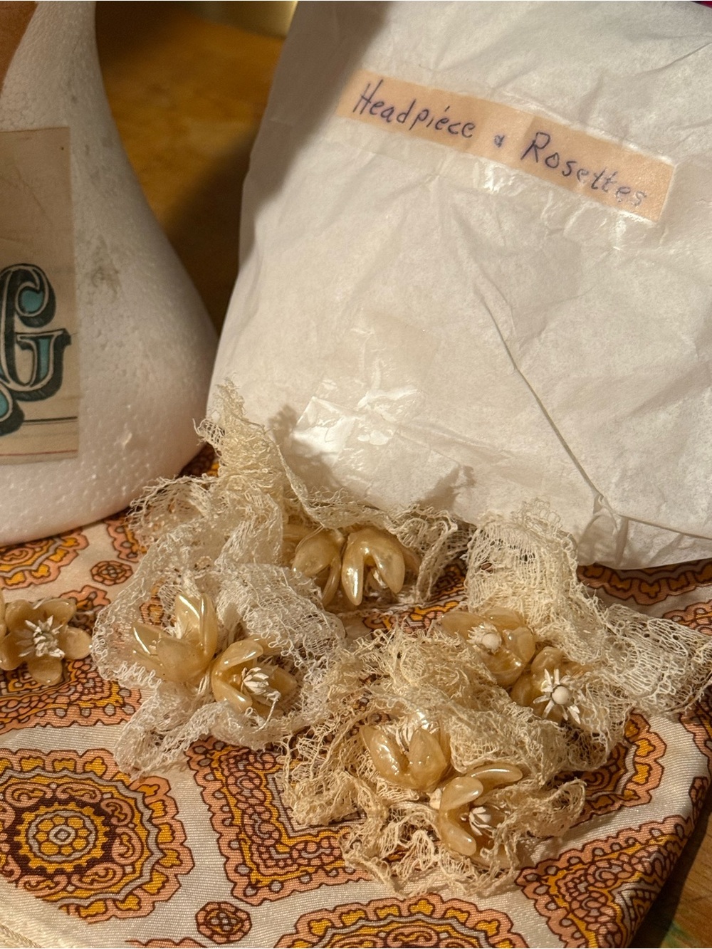 1930/40’s Ecru Ivory Satin Wedding Dress w/ Pearlized Floral Crown and Rosettes - Picture 12 of 14